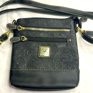 Stone & Co Crossbody, SZ 8”X 7”, Lots of zipper pockets, Embossed Leather Look